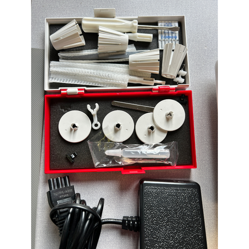 Load image into Gallery viewer, Elna 664 PRO *Pre-Owned*
