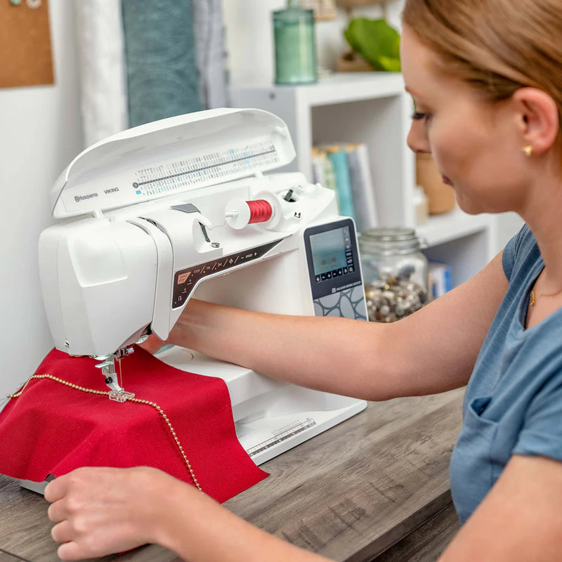 Load image into Gallery viewer, Husqvarna Opal 690Q Quilting Machine