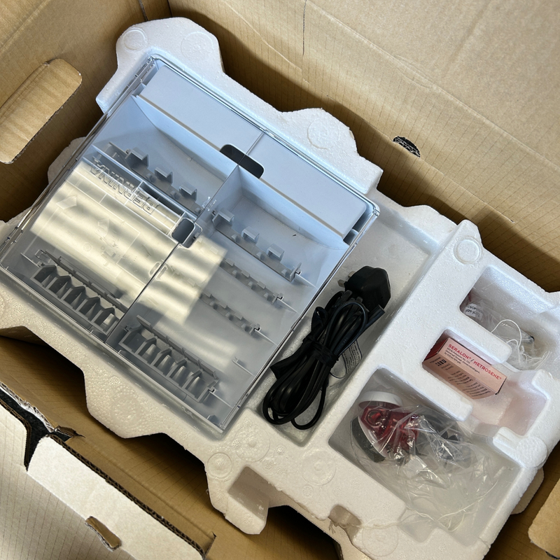 Load image into Gallery viewer, *Pre-owned Bernina 540 Sewing and Quilting Machine