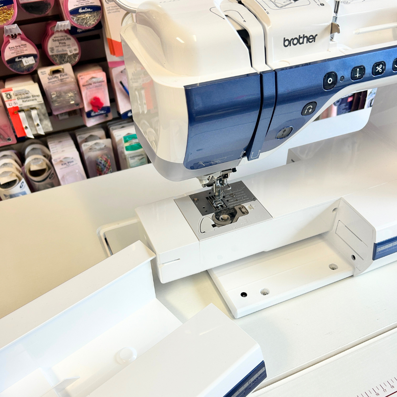 Load image into Gallery viewer, *Pre-Owned* Brother V5LE Sewing and Embroidery Machine