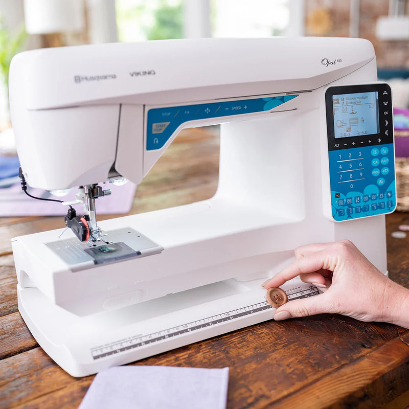 Load image into Gallery viewer, Husqvarna Opal 650 Sewing Machine