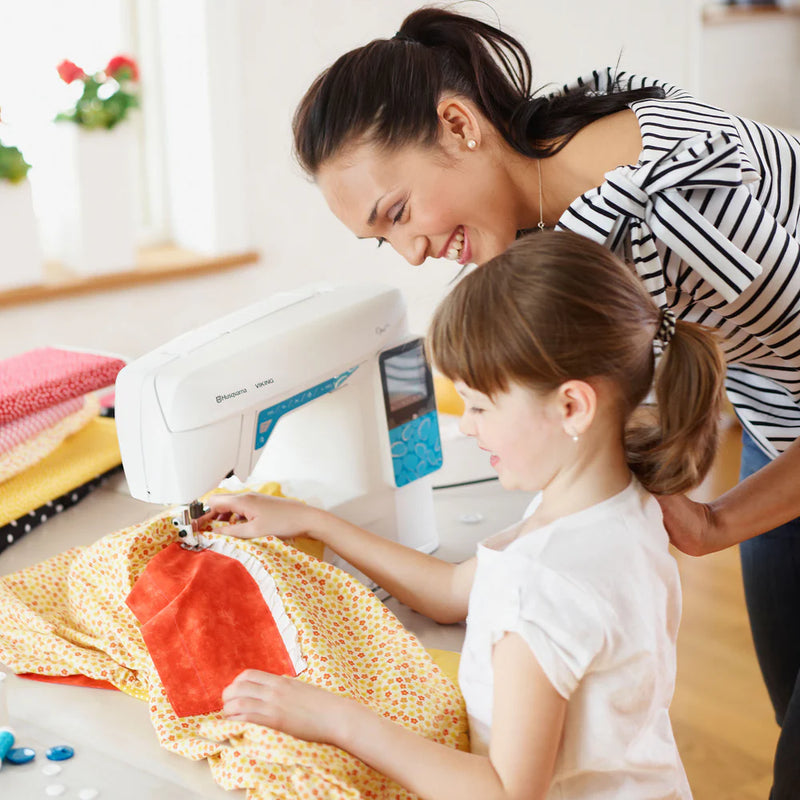 Load image into Gallery viewer, Husqvarna Opal 670 Sewing Machine