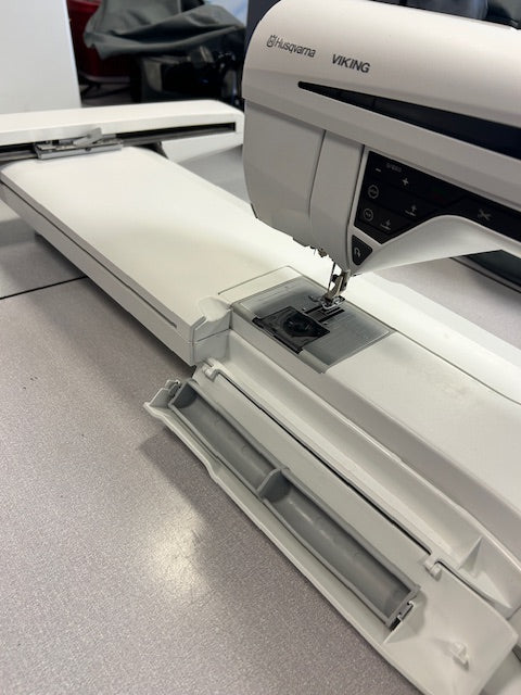 Load image into Gallery viewer, *Pre-Owned Husqvarna Viking Designer Diamond Deluxe Sewing and Embroidery Machine