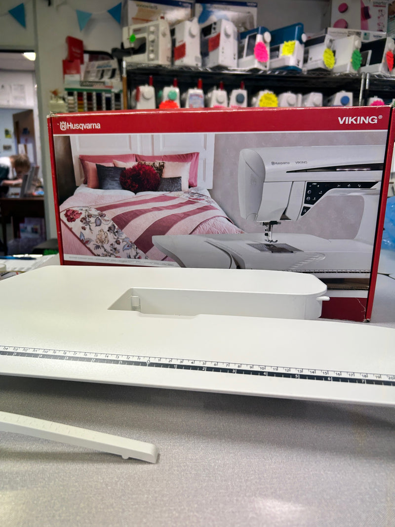 Load image into Gallery viewer, *Pre-Owned Husqvarna Viking Opal 690Q