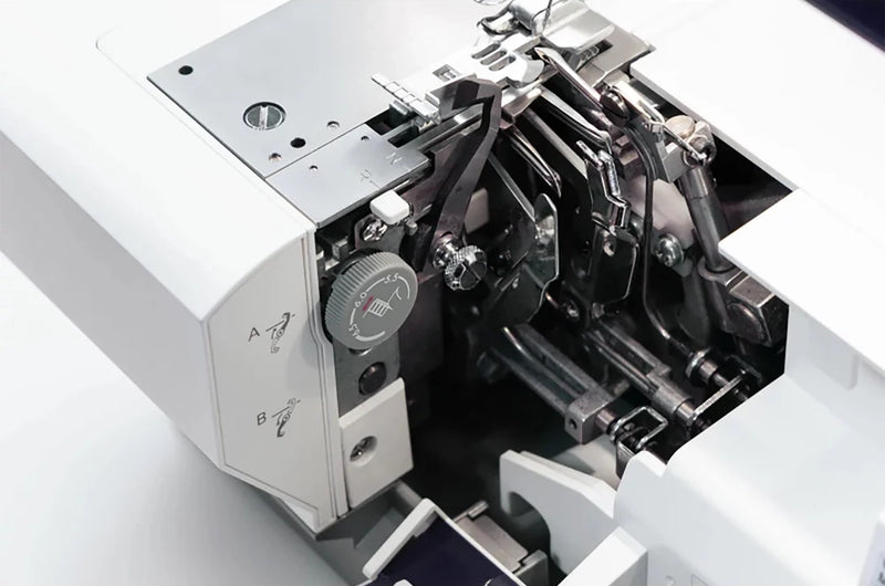 Load image into Gallery viewer, Pfaff - Admire Air 6000 Coverlock