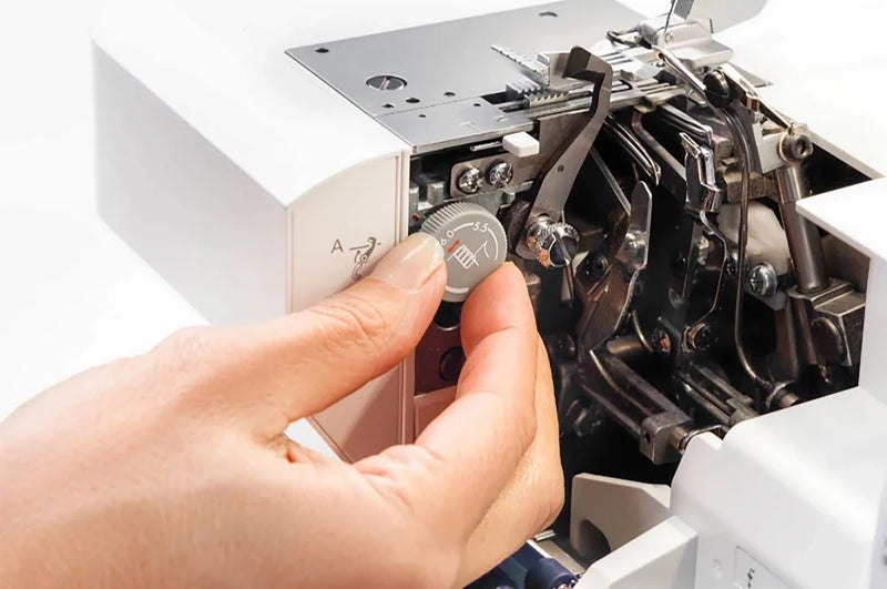 Load image into Gallery viewer, Pfaff - Admire Air 6000 Coverlock