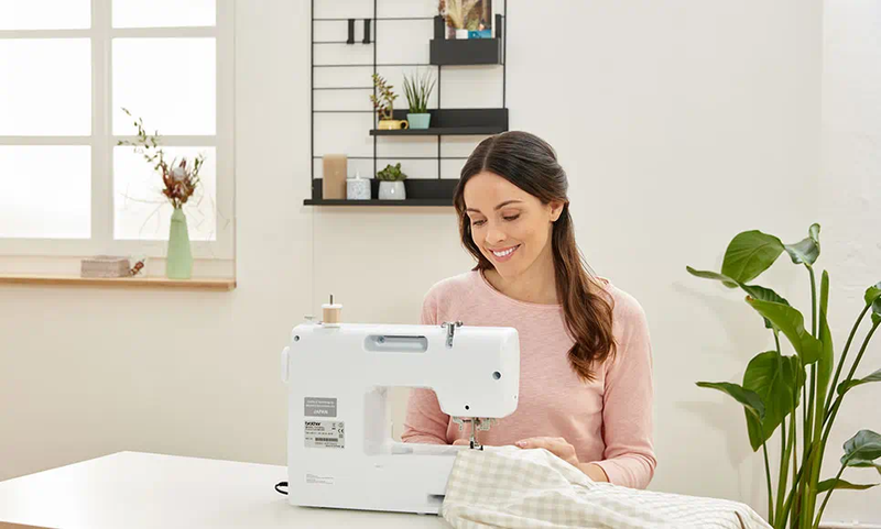 Load image into Gallery viewer, Brother SH40 Sewing Machine