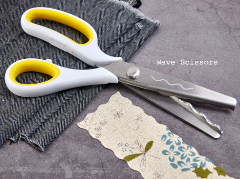 Sew Tasty Pinking Shears 23cm: Soft Grip