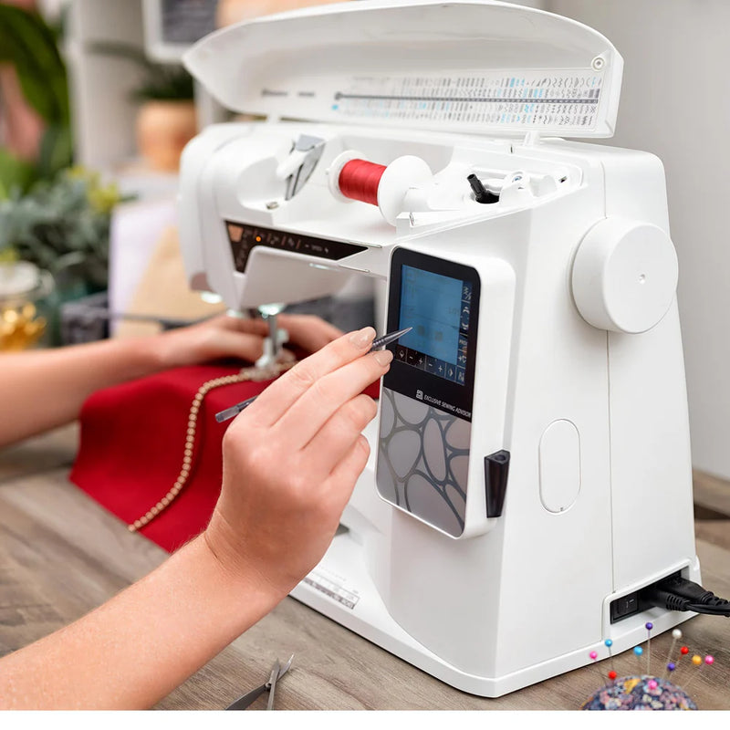 Load image into Gallery viewer, Husqvarna Opal 690Q Quilting Machine