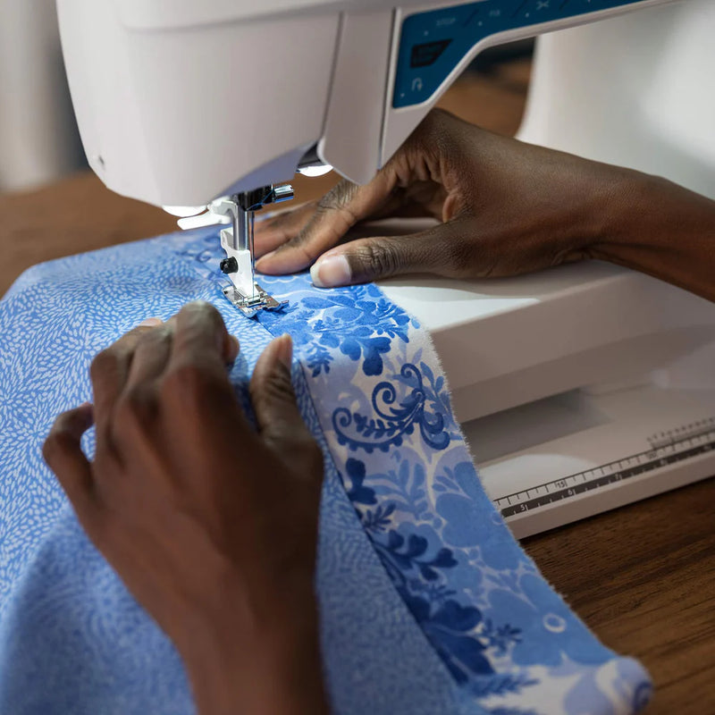 Load image into Gallery viewer, Husqvarna Opal 670 Sewing Machine