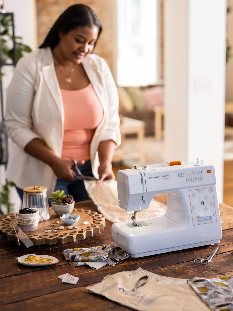 Load image into Gallery viewer, Husqvarna E10 Sewing Machine