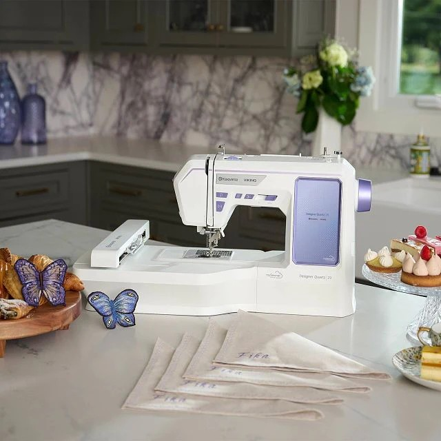 Load image into Gallery viewer, Husqvarna Viking Designer Quartz 29