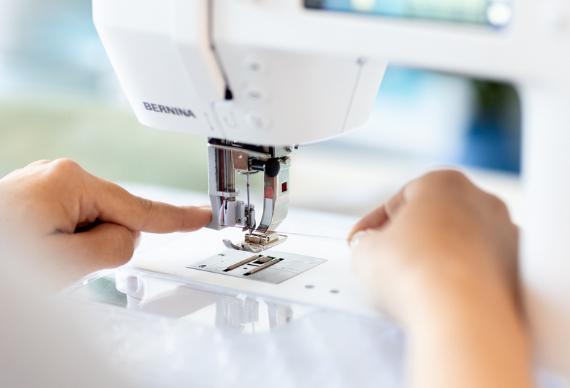 Load image into Gallery viewer, Bernina S-325 Sewing Machine *New*