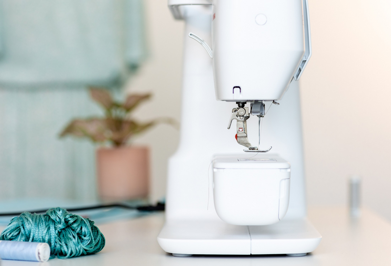 Load image into Gallery viewer, Bernina S-325 Sewing Machine *New*