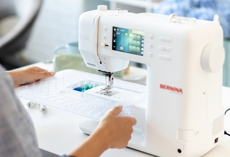 Load image into Gallery viewer, Bernina S-335 Sewing Machine *New*