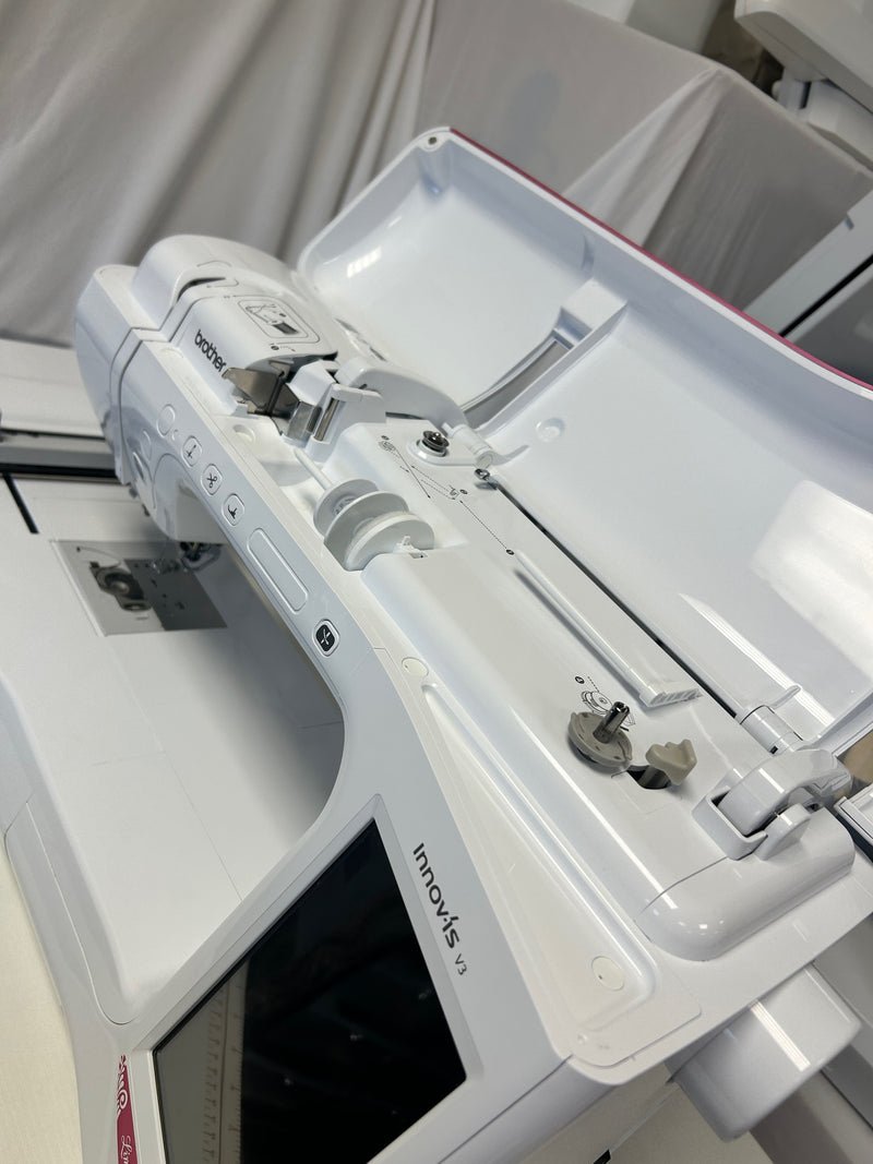 Load image into Gallery viewer, *Pre-Owned Brother V3LE Embroidery Machine