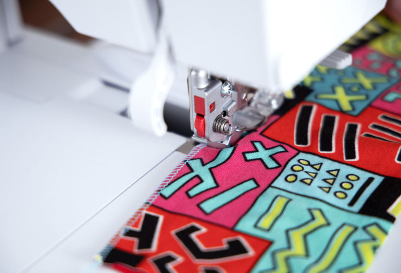 Load image into Gallery viewer, Bernina L860 Overlocker