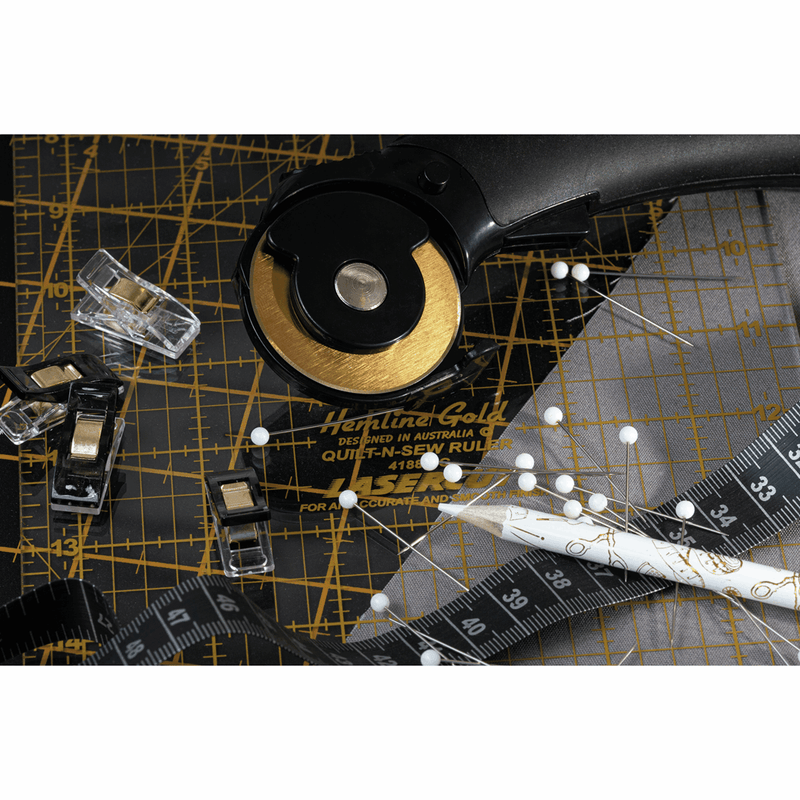 Load image into Gallery viewer, Hemline Gold Rotary Cutter: 45mm