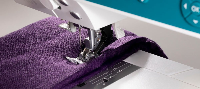 Load image into Gallery viewer, Pfaff Ambition 620 Sewing & Quilting Machine