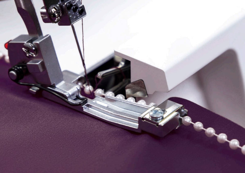 Load image into Gallery viewer, Pfaff Admire air 7000 Overlocker &amp; Coverstitch 
