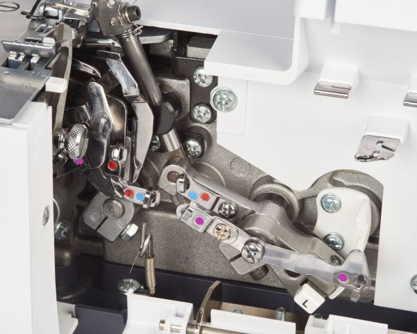 Load image into Gallery viewer, Bernette b48 Funlock Overlocker