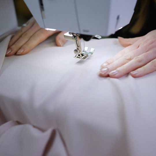 Load image into Gallery viewer, Bernina 480 Sewing & Quilting Machine