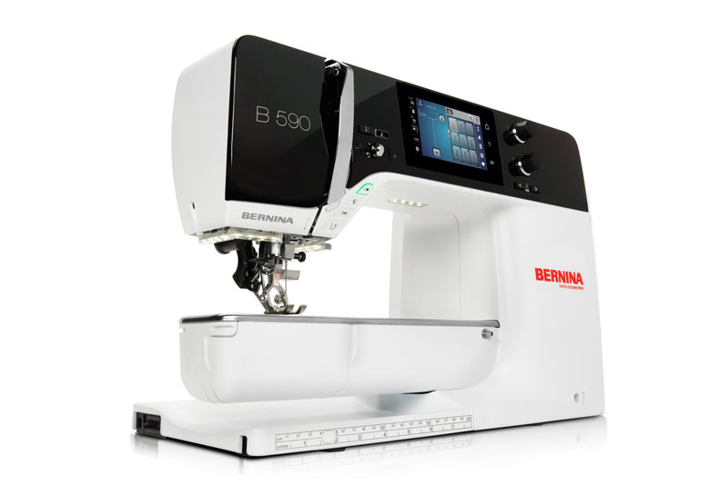 Load image into Gallery viewer, Bernina 590 Sewing, Quilting and Embroidery machine
