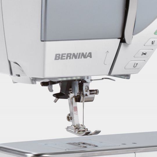 Load image into Gallery viewer, Bernina 770QE Sewing and Quilting machine