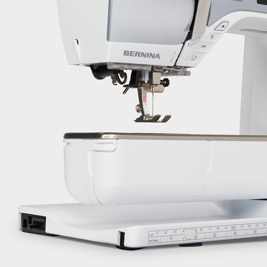 Load image into Gallery viewer, Bernina 570QE Sewing & Quilting Machine