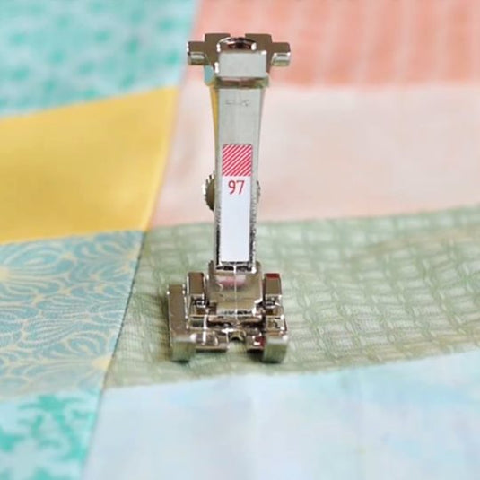 Bernina 570QE Sewing & Quilting Machine