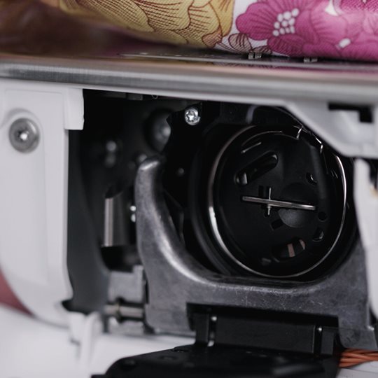 Load image into Gallery viewer, Bernina 540 Sewing and Quilting machine