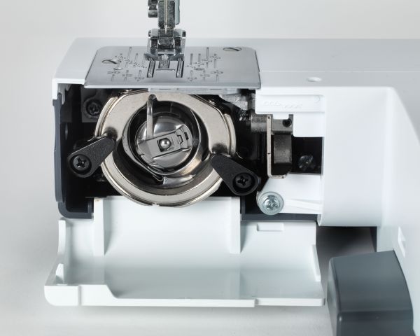 Load image into Gallery viewer, Bernette b33 Sewing Machine