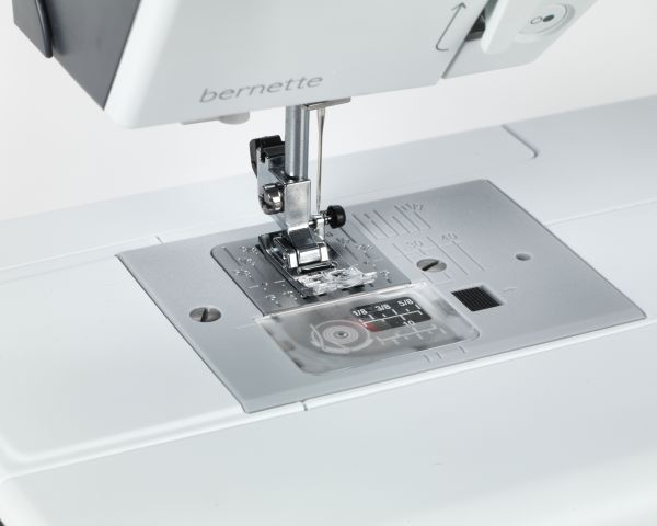 Load image into Gallery viewer, Bernette b37 Computerised Sewing Machine