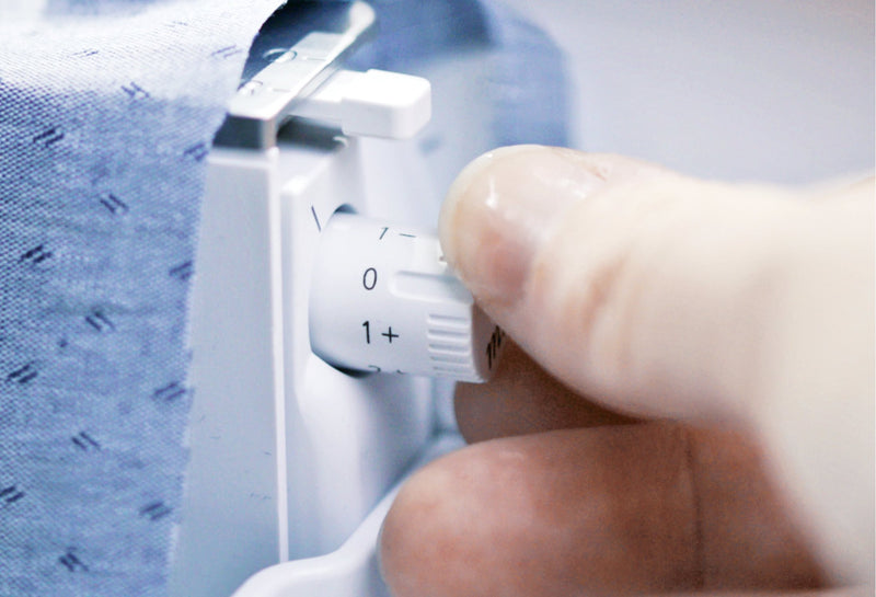Load image into Gallery viewer, Bernina L890 Overlocker and Coverstitch