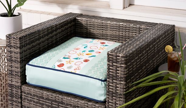 Load image into Gallery viewer, Husqvarna Designer Ruby 90 Sewing, Quilting & Embroidery Machine