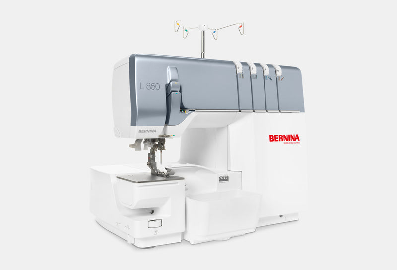 Load image into Gallery viewer, Bernina L850 Overlocker
