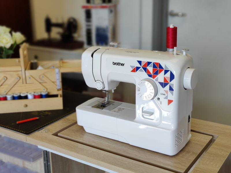 Load image into Gallery viewer, Brother L14S Sewing Machine