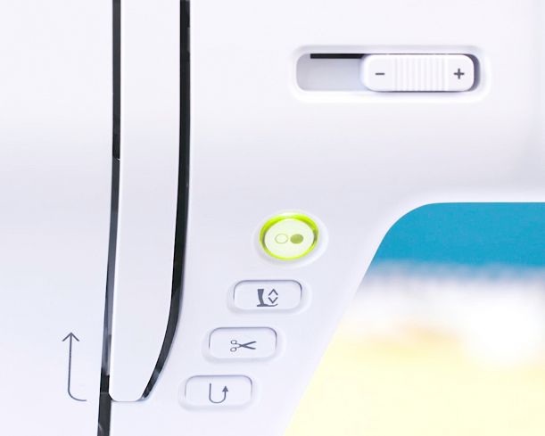 Load image into Gallery viewer, Bernette b77 Sewing & Quilting Machine