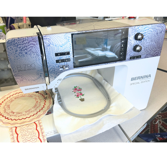 *Pre-Owned Bernina B790 Special Edition (Peacock)