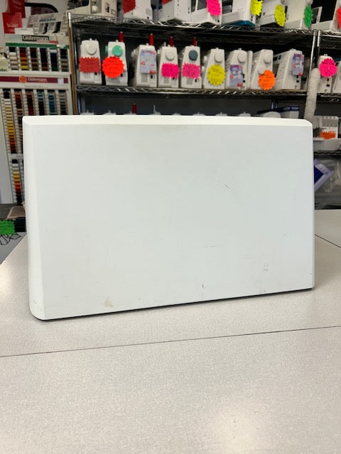 Load image into Gallery viewer, *Pre-Owned Husqvarna Viking Designer Diamond Deluxe Sewing and Embroidery Machine
