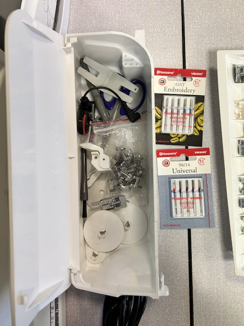 Load image into Gallery viewer, *Pre-Owned Husqvarna Viking Designer Diamond Deluxe Sewing and Embroidery Machine
