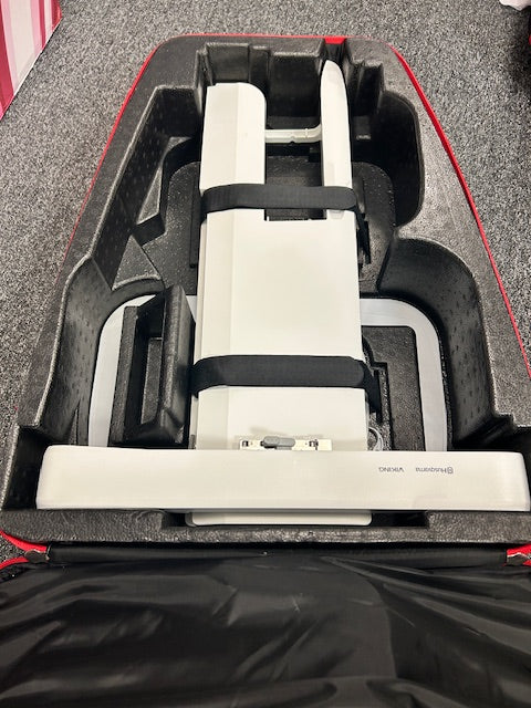 *Pre-Owned Husqvarna Viking Designer Diamond Deluxe Sewing and Embroidery Machine