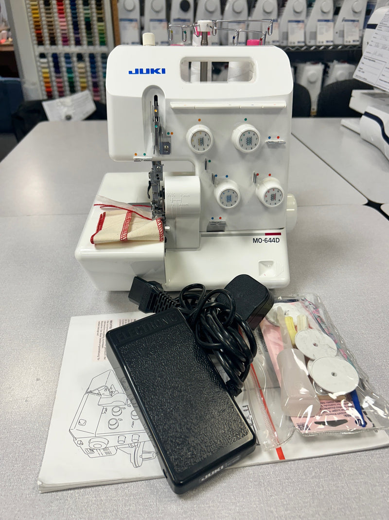 Load image into Gallery viewer, *Pre-Owned Juki Overlocker MO-644D
