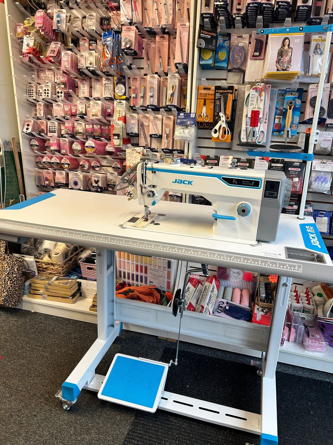 Jack F6 Straight Stitch Industrial – Sewing Machines UK