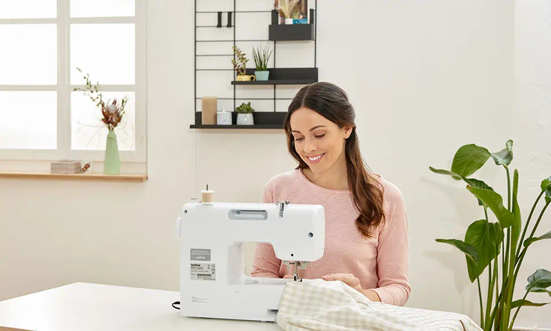 Load image into Gallery viewer, Brother SH40 Sewing Machine
