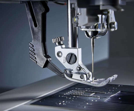 Pfaff  Expression 715 Sewing Machine