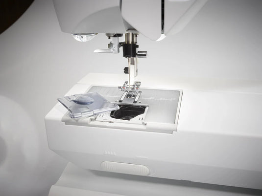 Husqvarna Opal 670 Sewing Machine