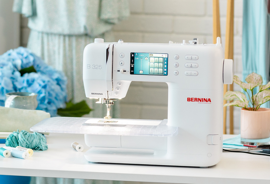 Bernina S-325 Sewing Machine *New*