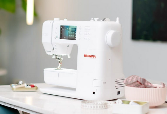 Bernina S-335 Sewing Machine *New*