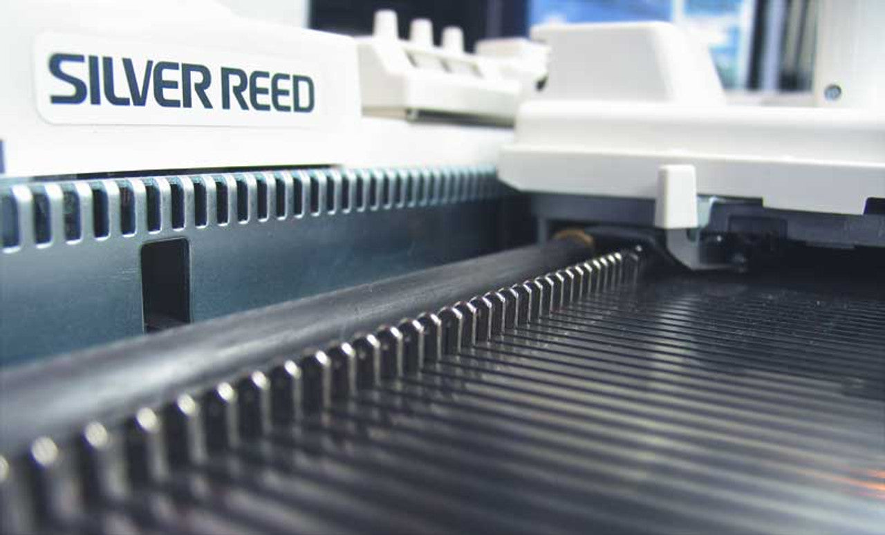Silver Reed SK155 Chunky Knitting Machine – Sewing Machines UK